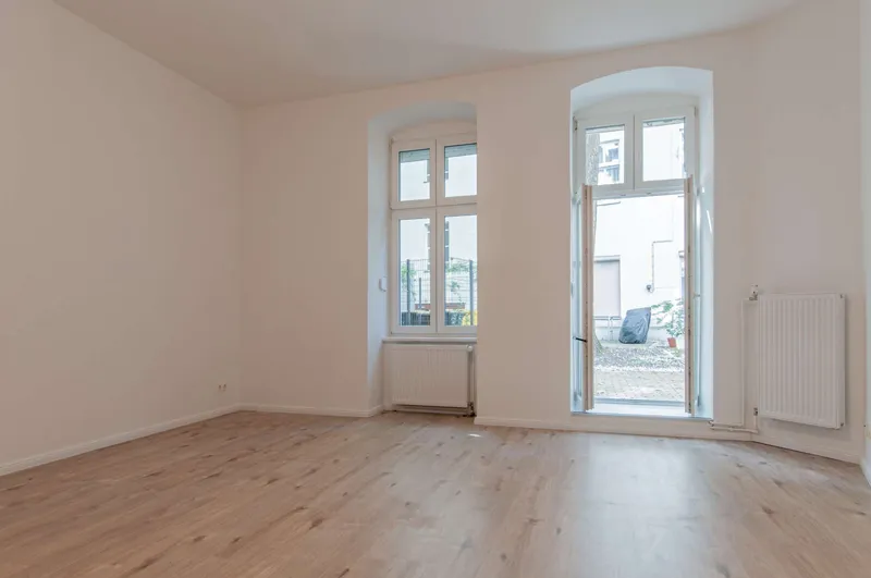 1-Zimmer-Wohnung mit InnenhofTERRASSE in Charlottenburg! — photo 1